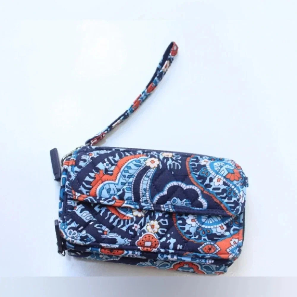 NWOT Vera Bradley wristlet